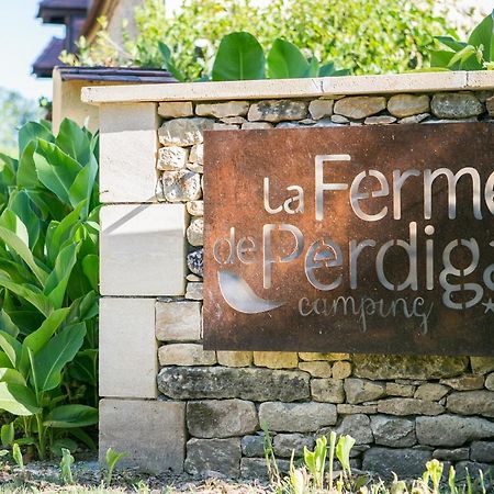 Camping La Ferme De Perdigat Limeuil Esterno foto