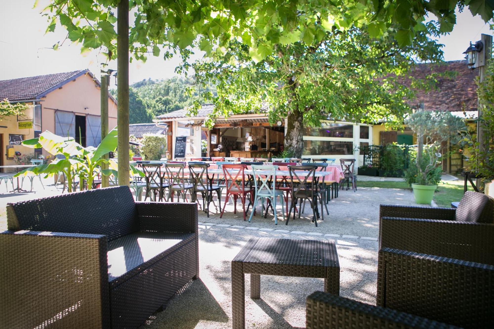 Camping La Ferme De Perdigat Limeuil Esterno foto