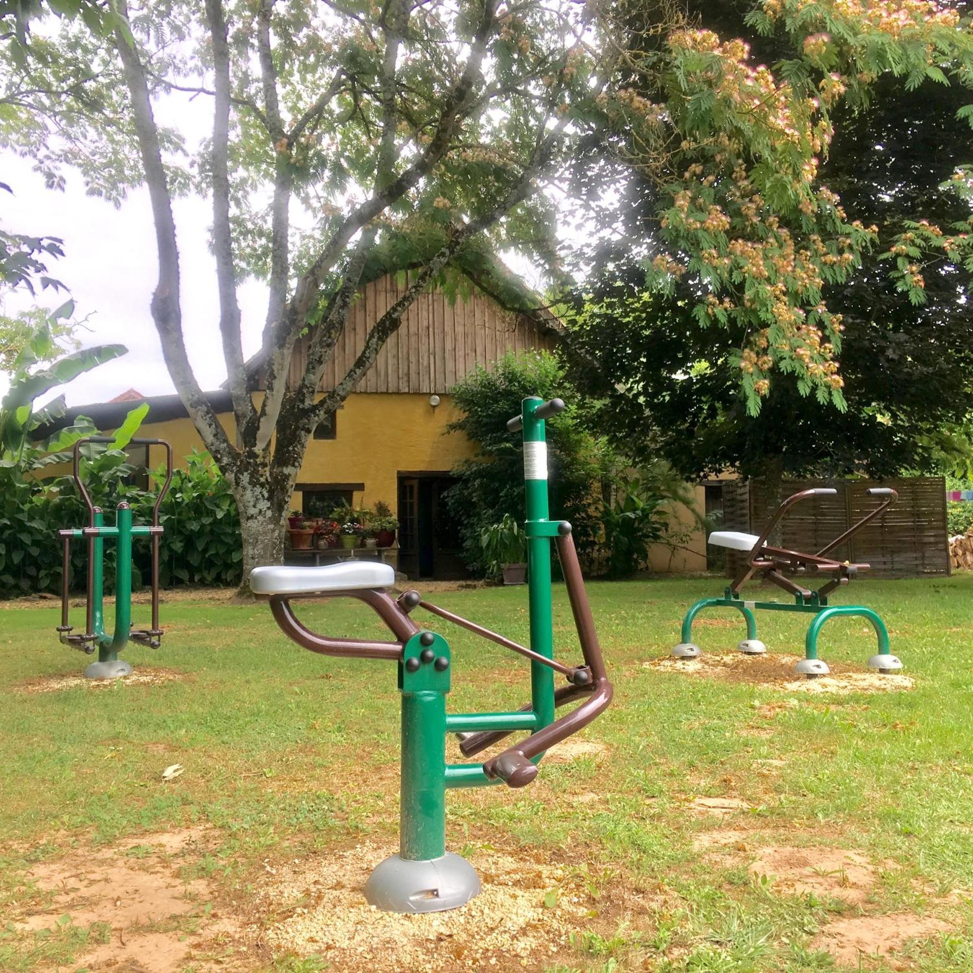 Camping La Ferme De Perdigat Limeuil Esterno foto